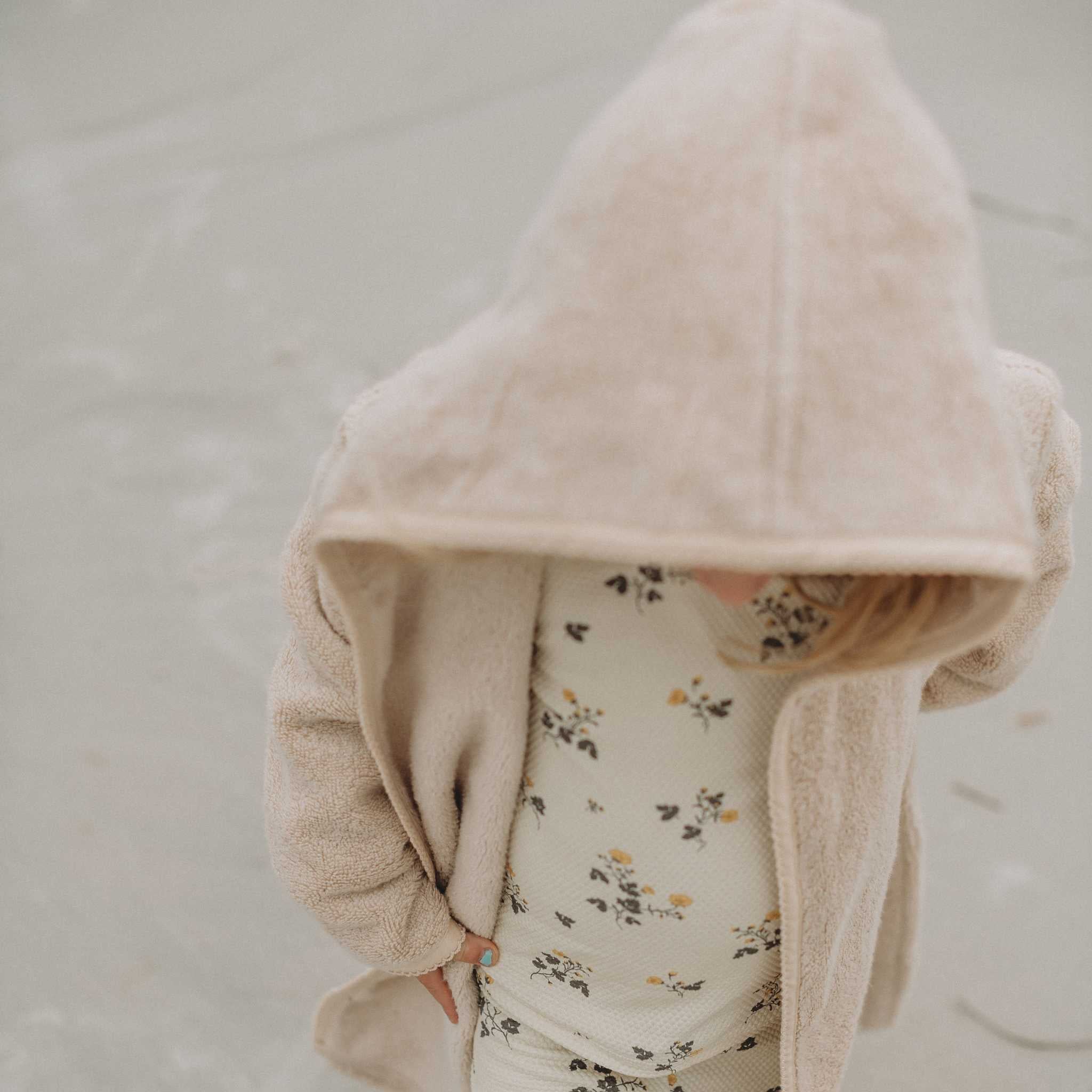 Garbo & Friends Bathrobe Sand Close Up Hood