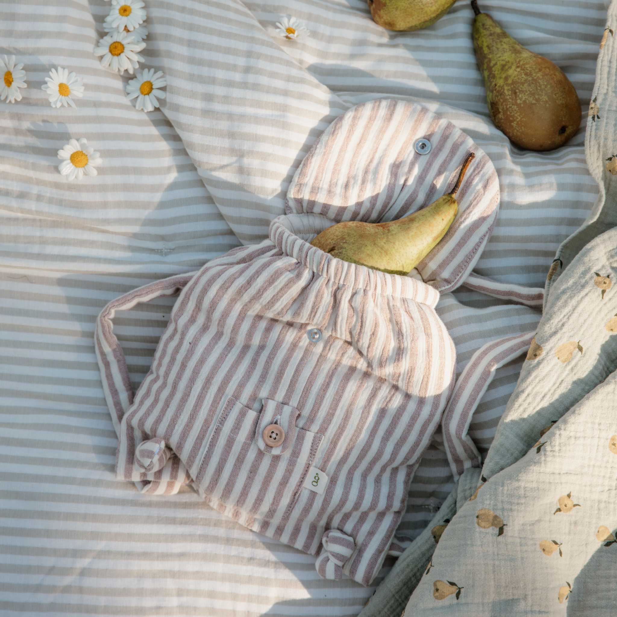 Garbo & Friends Muslin Backpack in Stripe Filled With Pears At Picnic