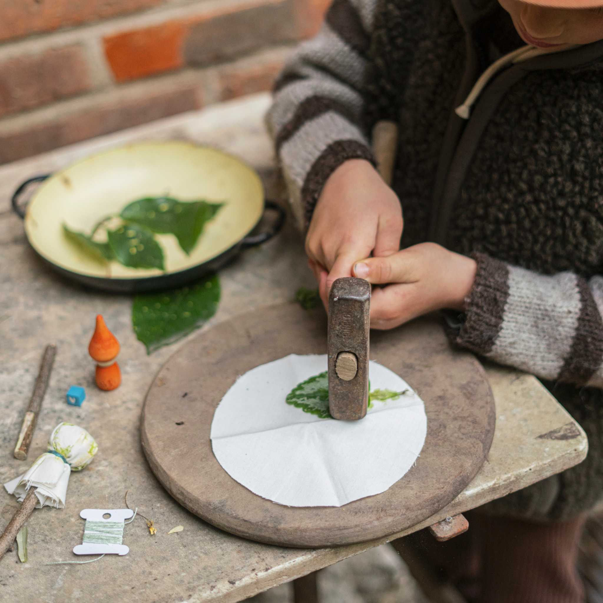 Grapat Advent Calendar 2024 - Leaf Hammering