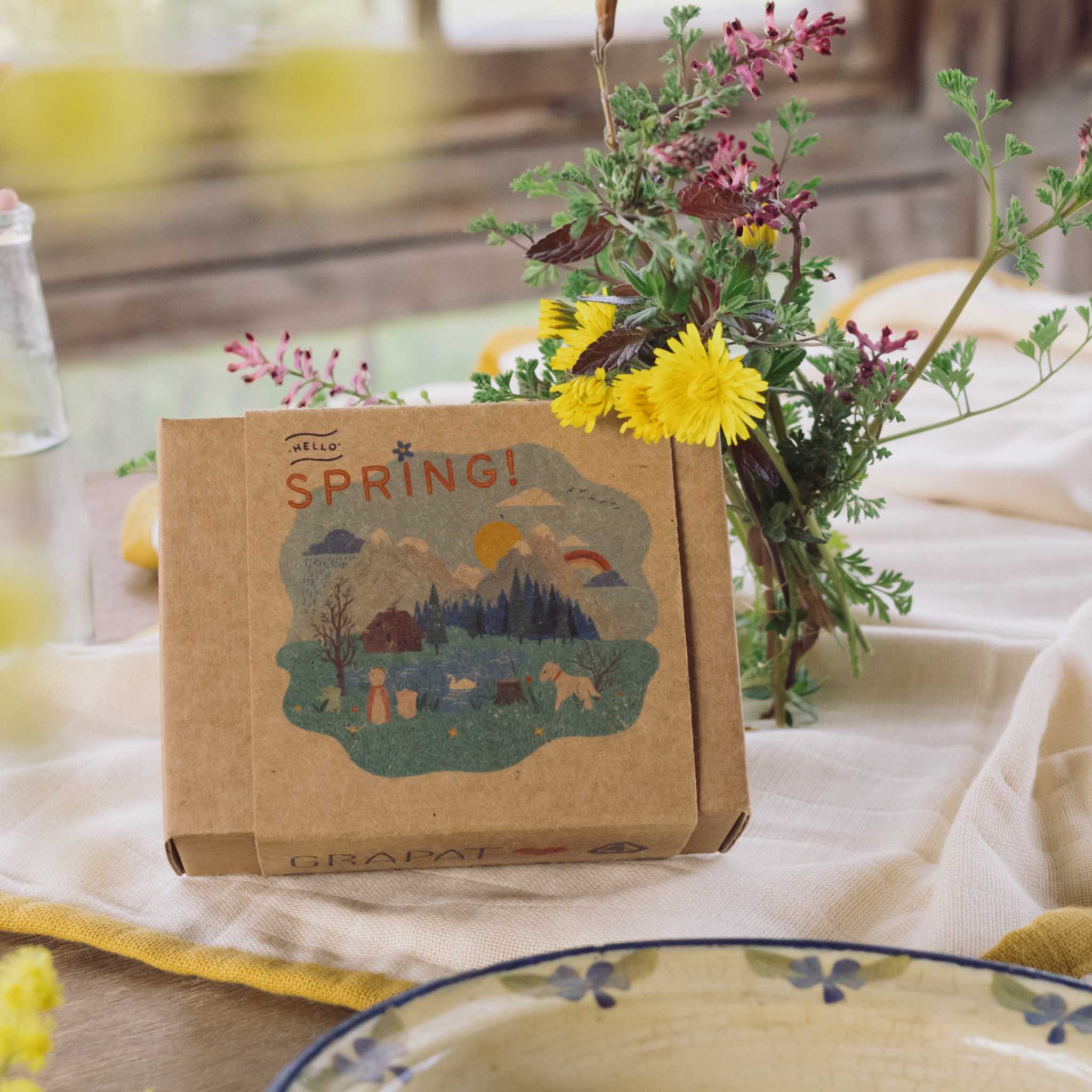 Grapat Hello Spring Box With Flowers