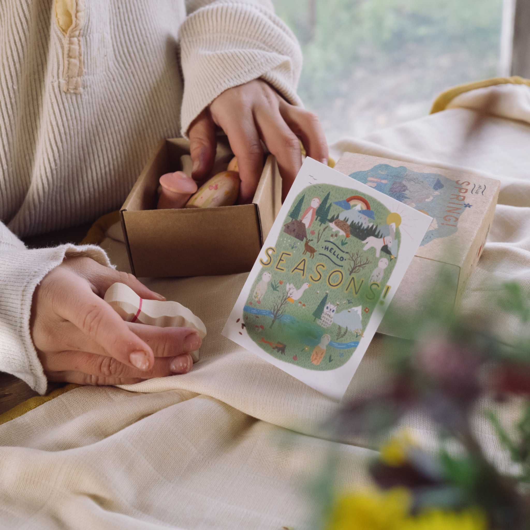 Little Hands Playing With Grapat Hello Spring Set