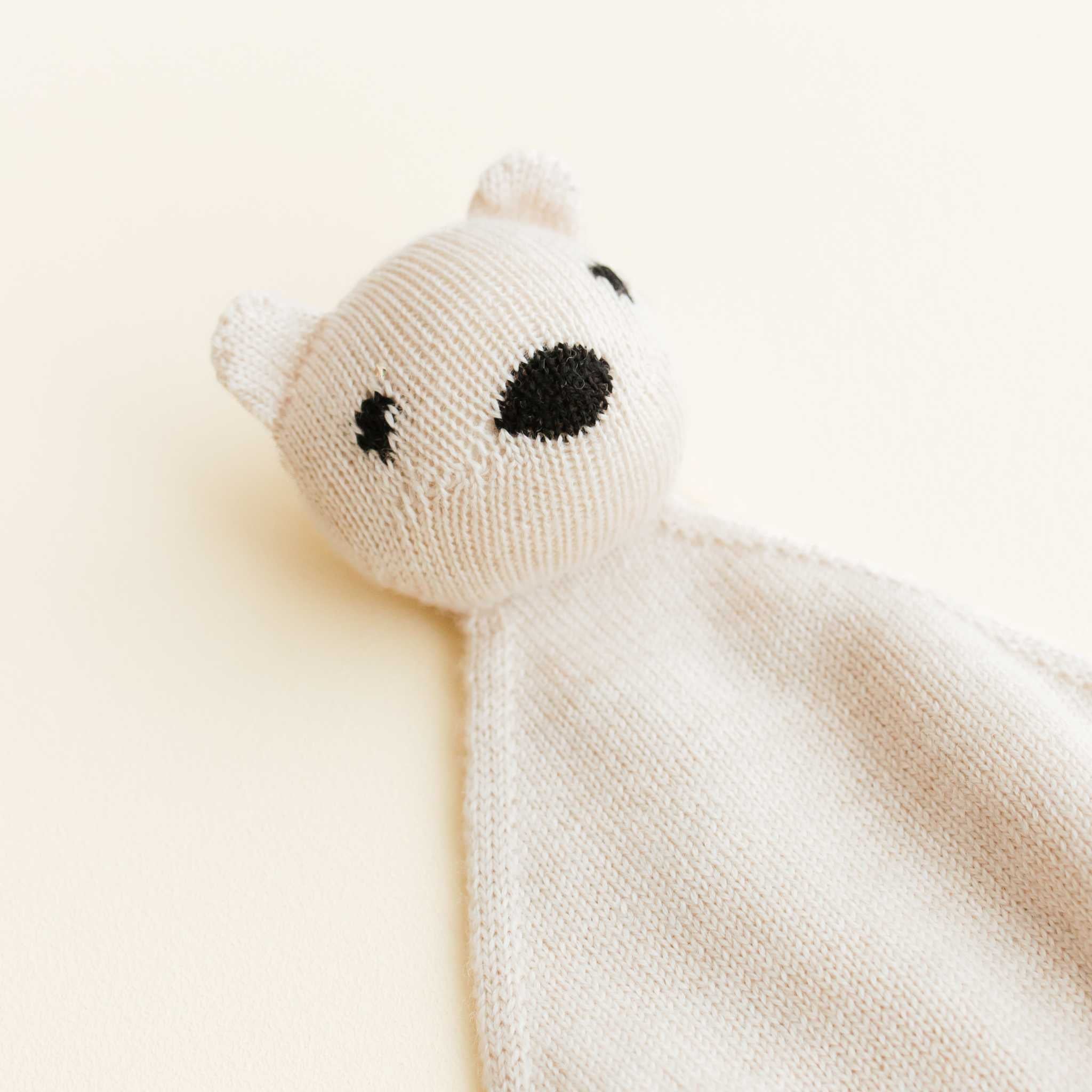 Hvid Tokki Teddy Comforter - Face Detail