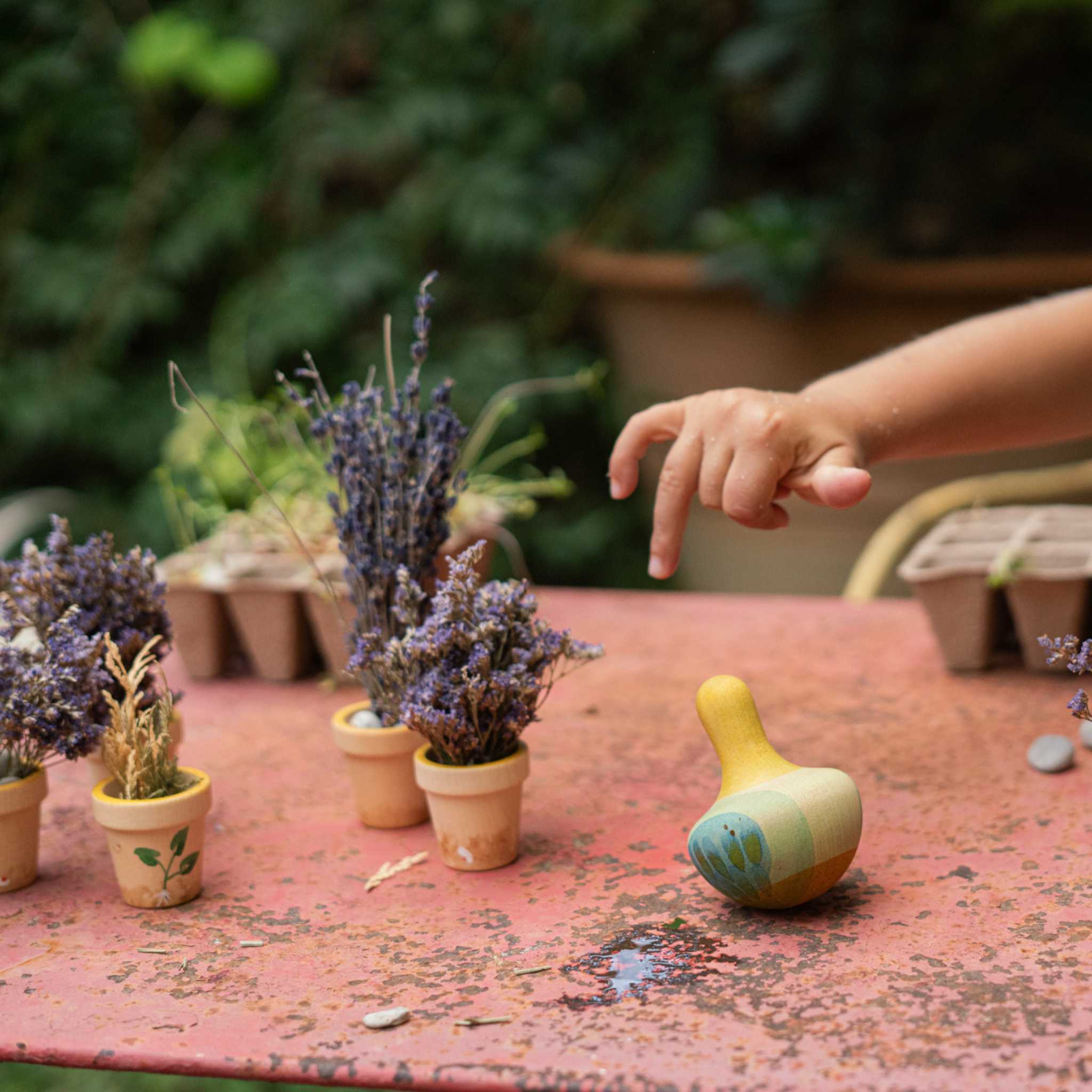 Grapat-Bird-Flowing-Yellow