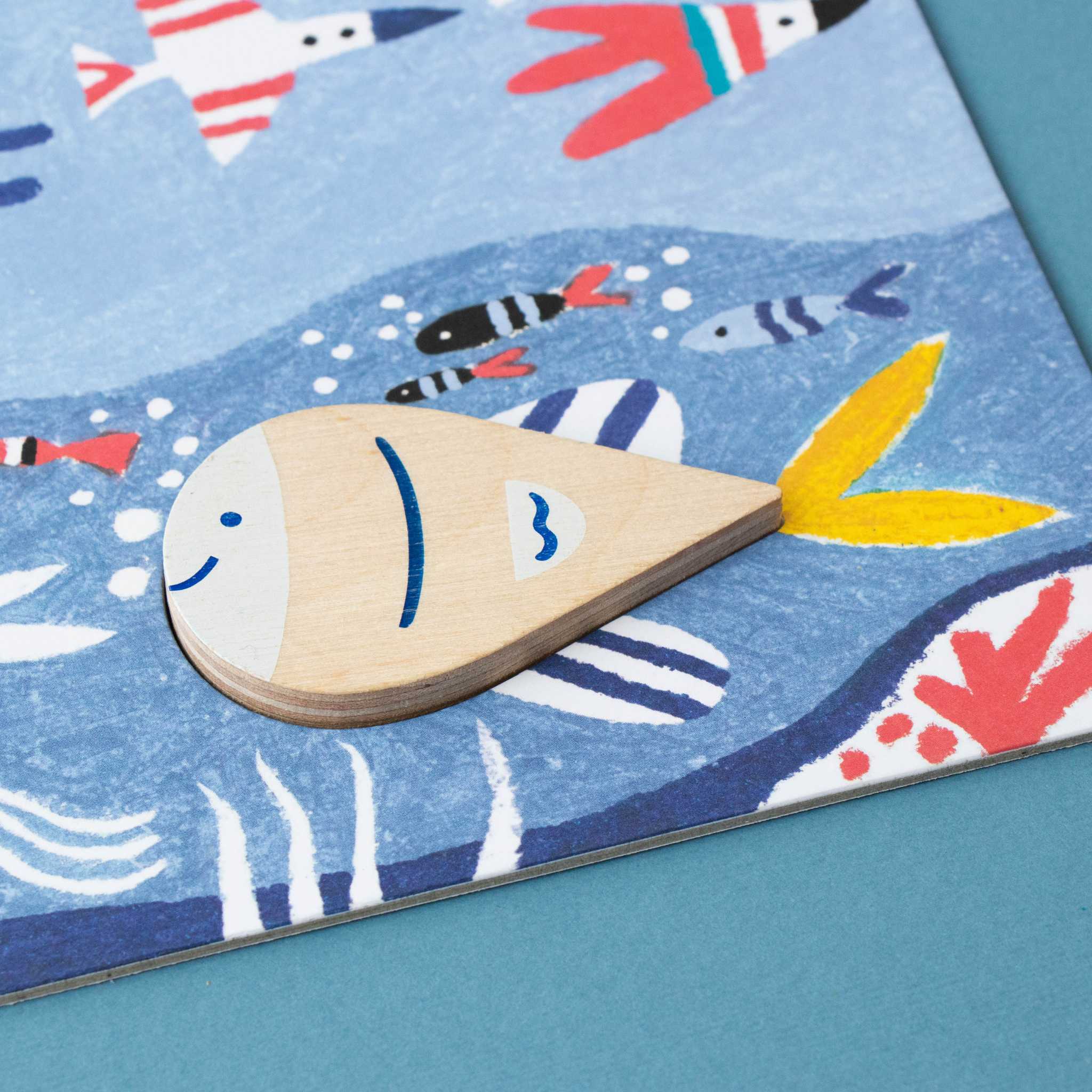 Londji-Imagine-Puzzle-Age 3+-Up-Close-Fish-Piece