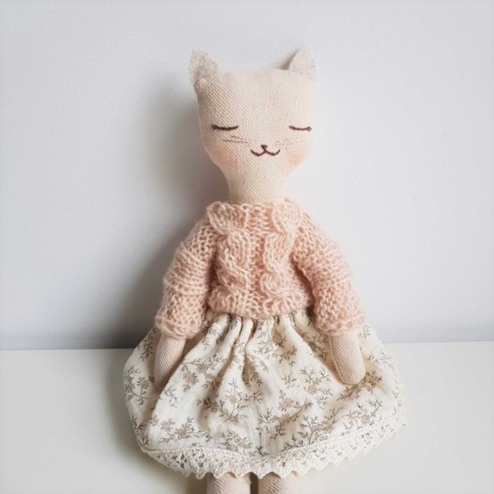 Mari Dolls Ada Cat Closer Up