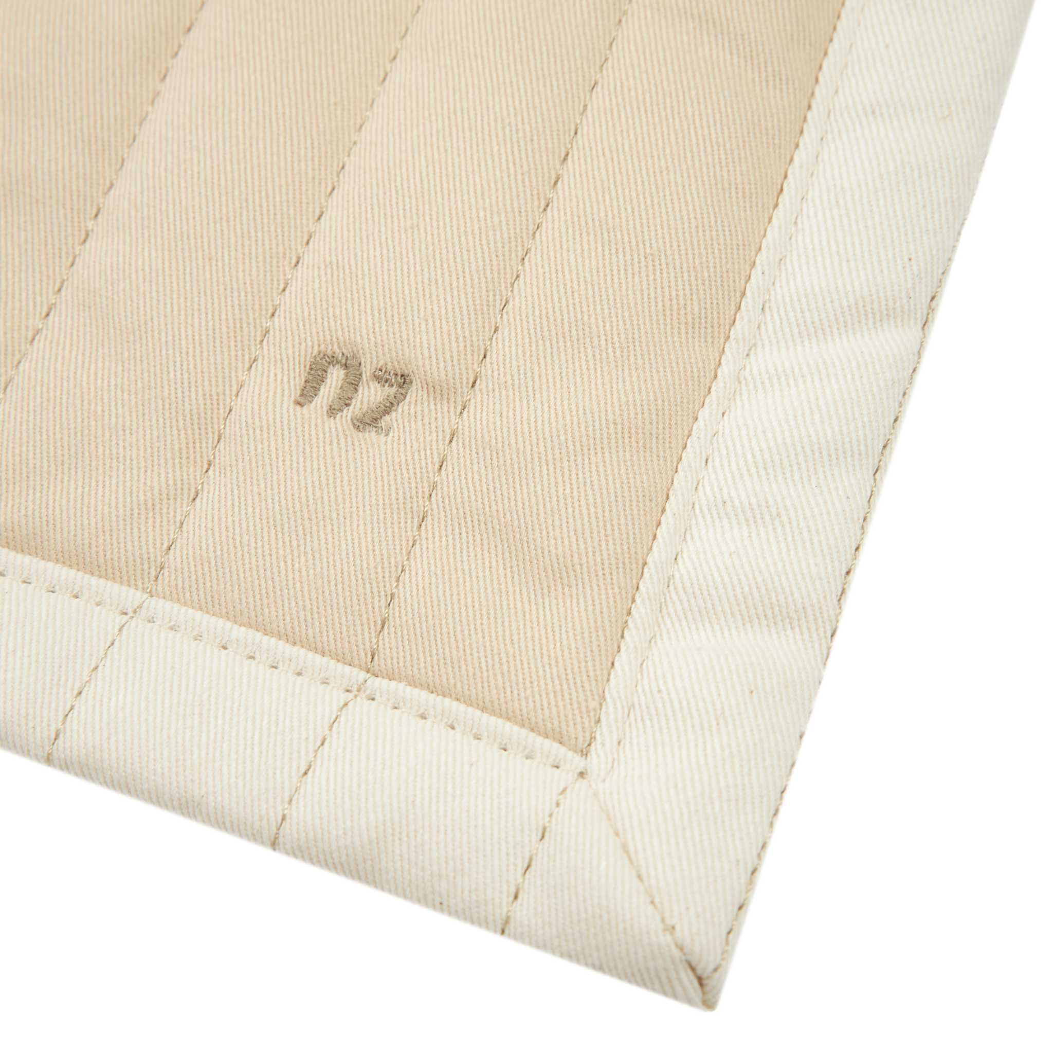 Nododinoz Lin Francais Moon Quilted Blanket Corner Details