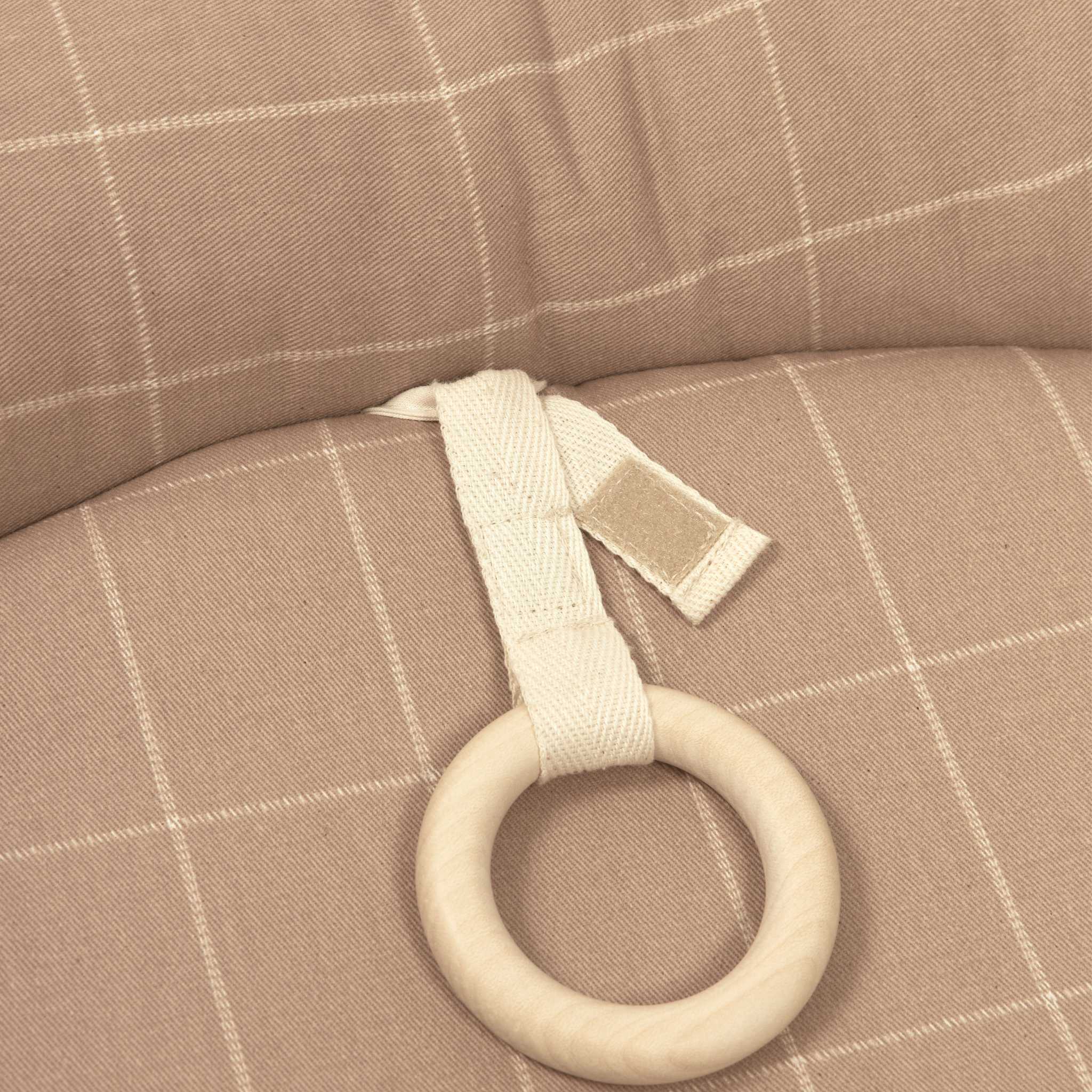 Nobodinoz Round Activity Nest - Veggies - Ring Close Up