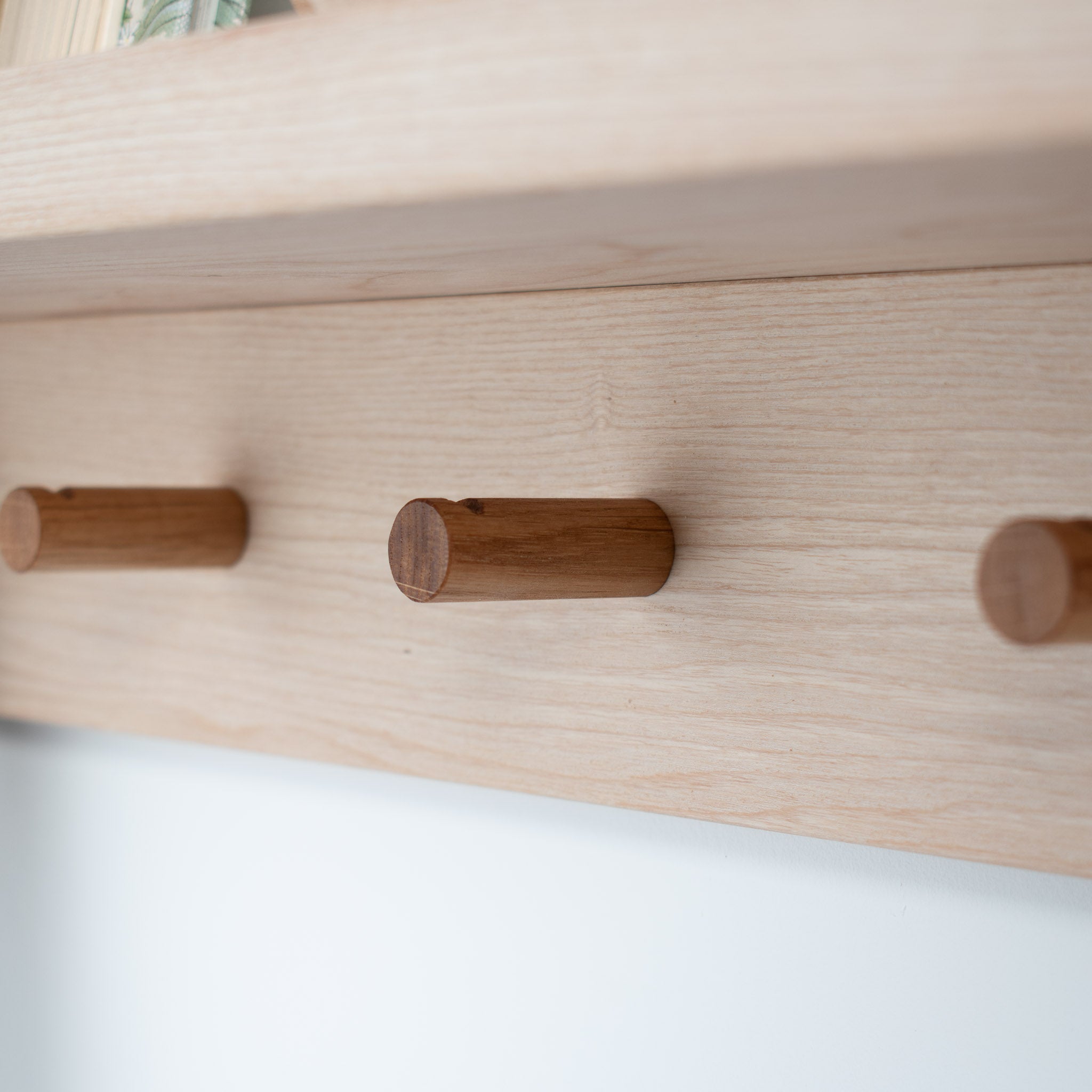 Nibble Adapt Hook Shelf