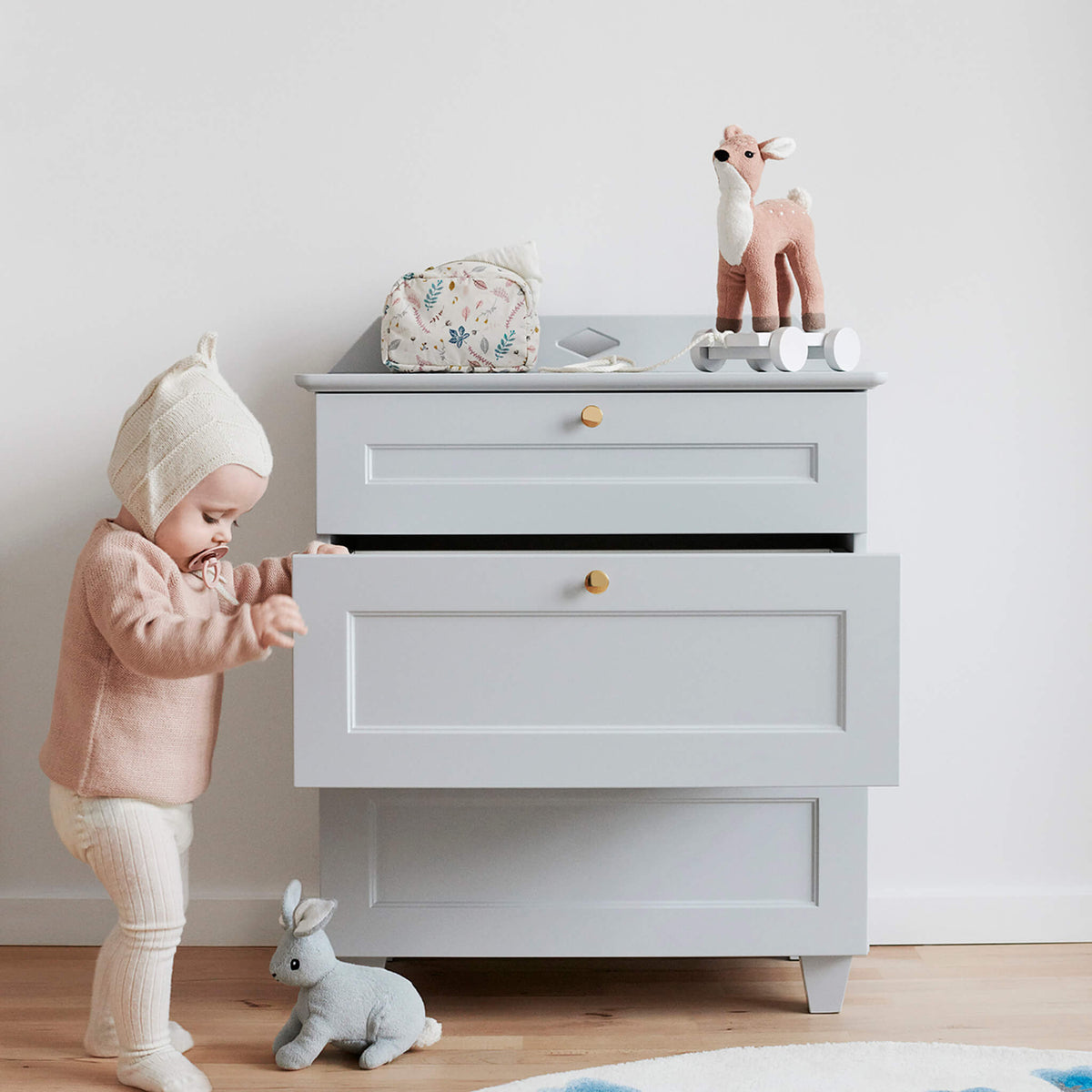 Carla Dresser - White