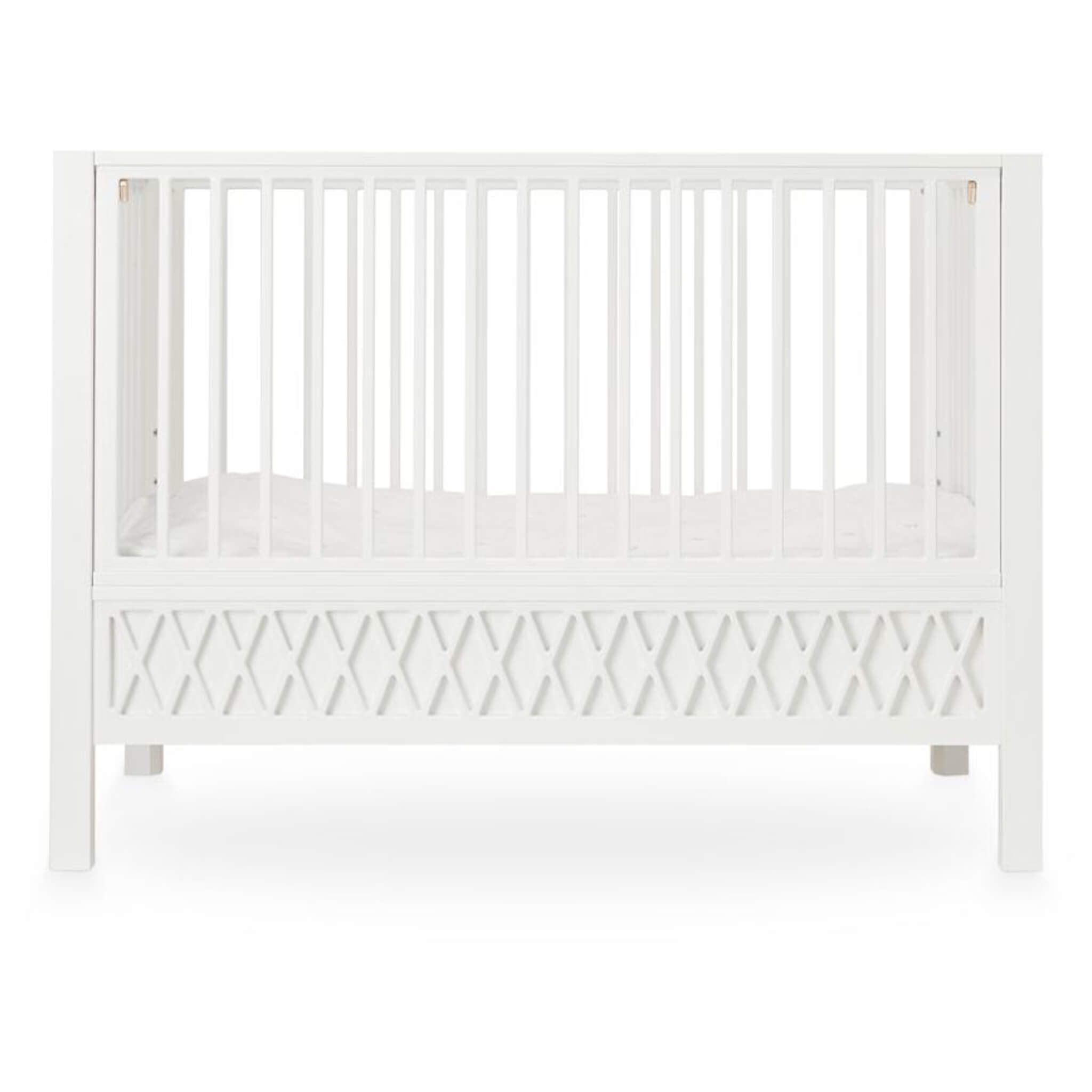 Harlequin Baby Bed - White