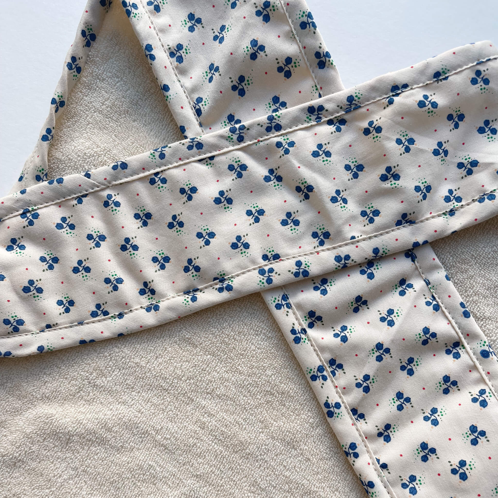 Comea Big Bib - Bluebell