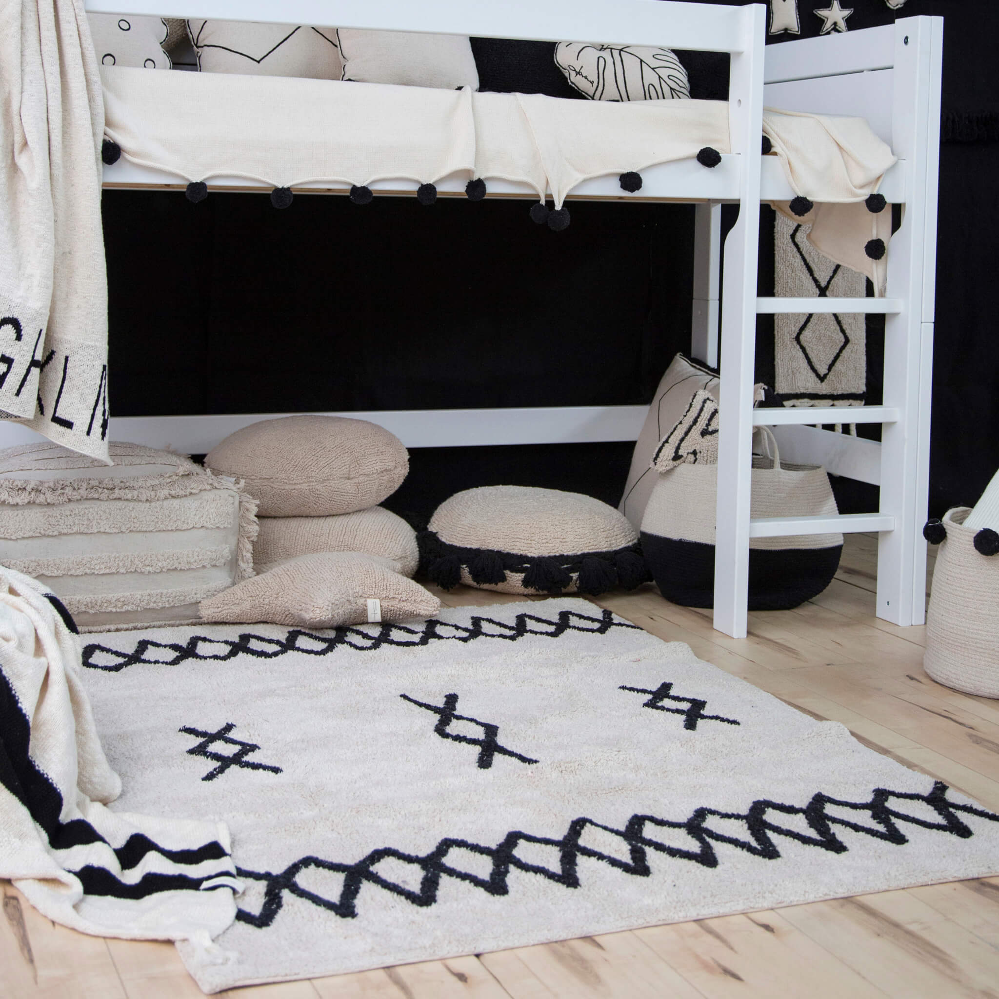 Atlas Washable Rug - Black