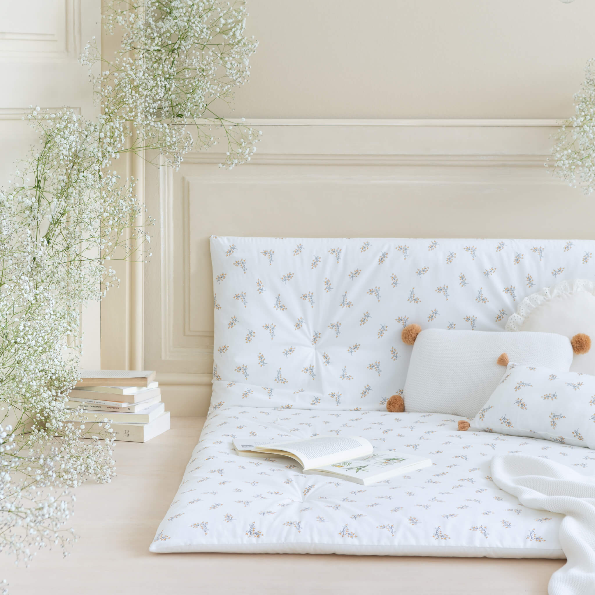 Nobodinoz Eden Futon in Flore Print with Cushions