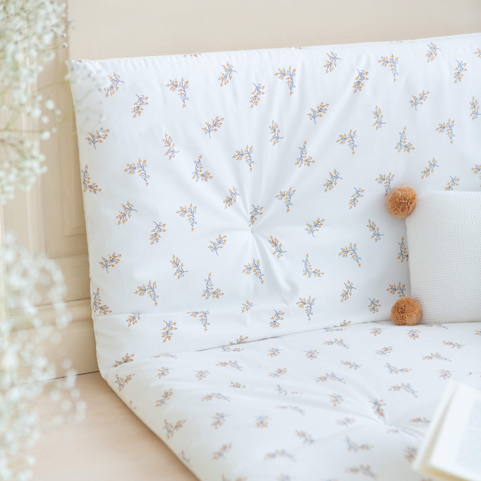 Nobodinoz Eden Futon in Flore Print Detail