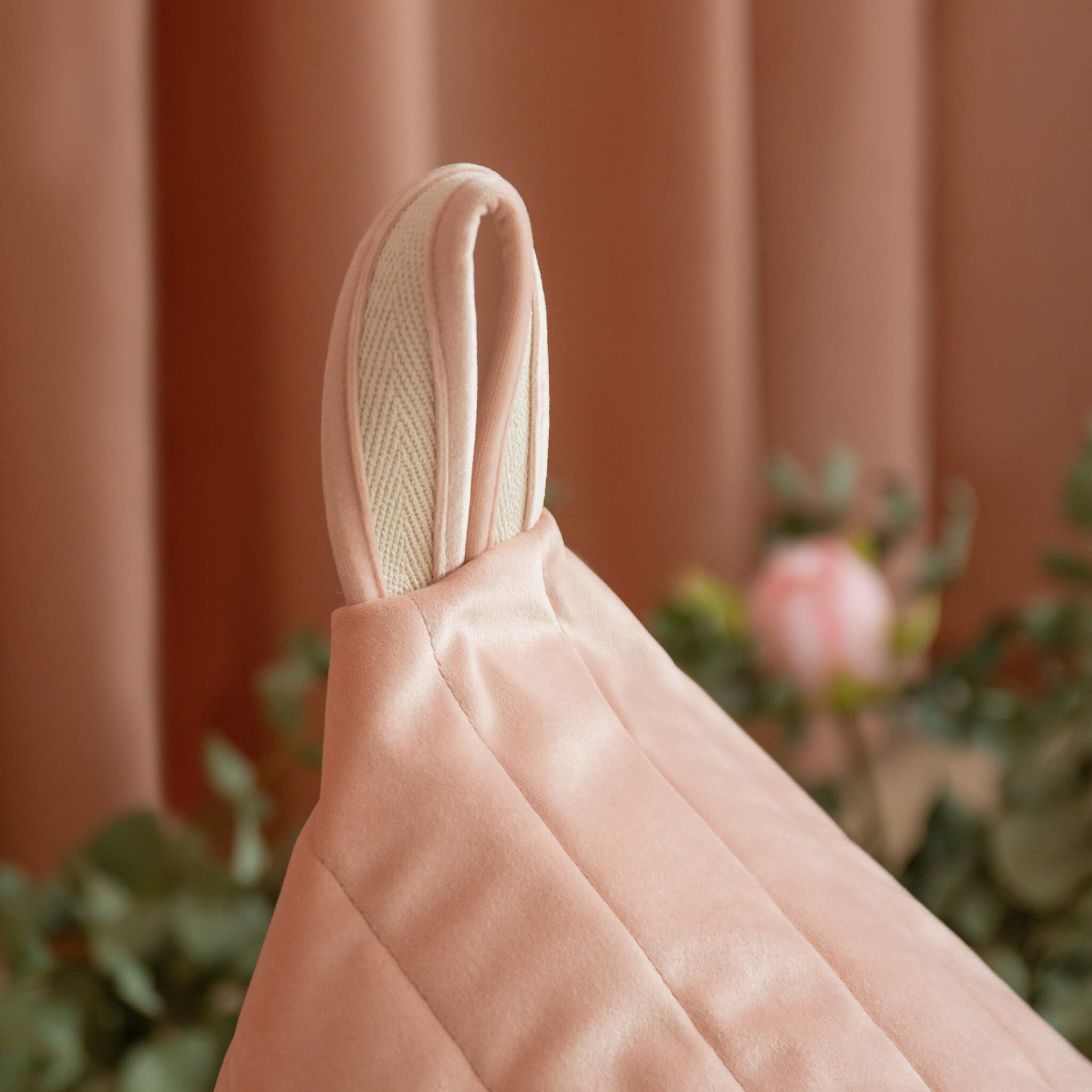 Nobodinoz Essaouira Velvet Bean Bag in Bloom Pink