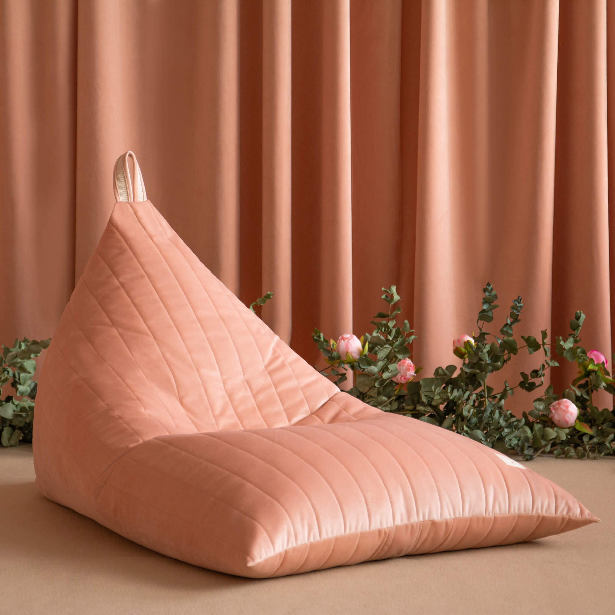 Nobodinoz Essaouira Velvet Bean Bag in Bloom Pink