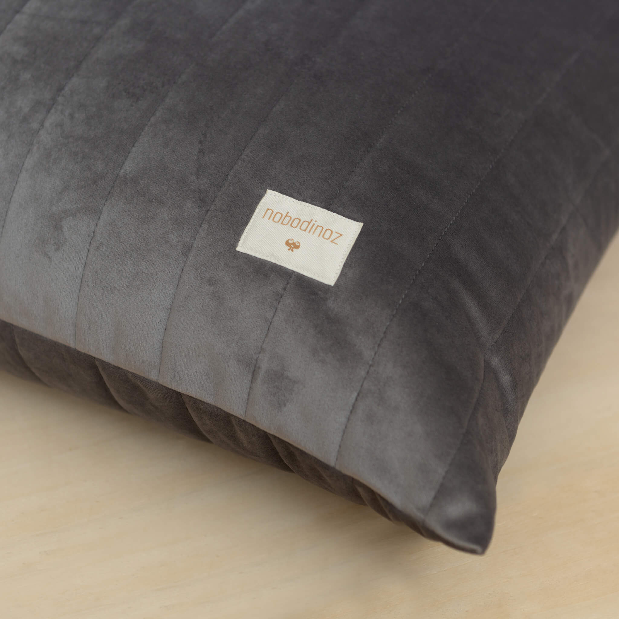 Nobodinoz Essaouira Velvet Bean Bag in Slate Grey Details