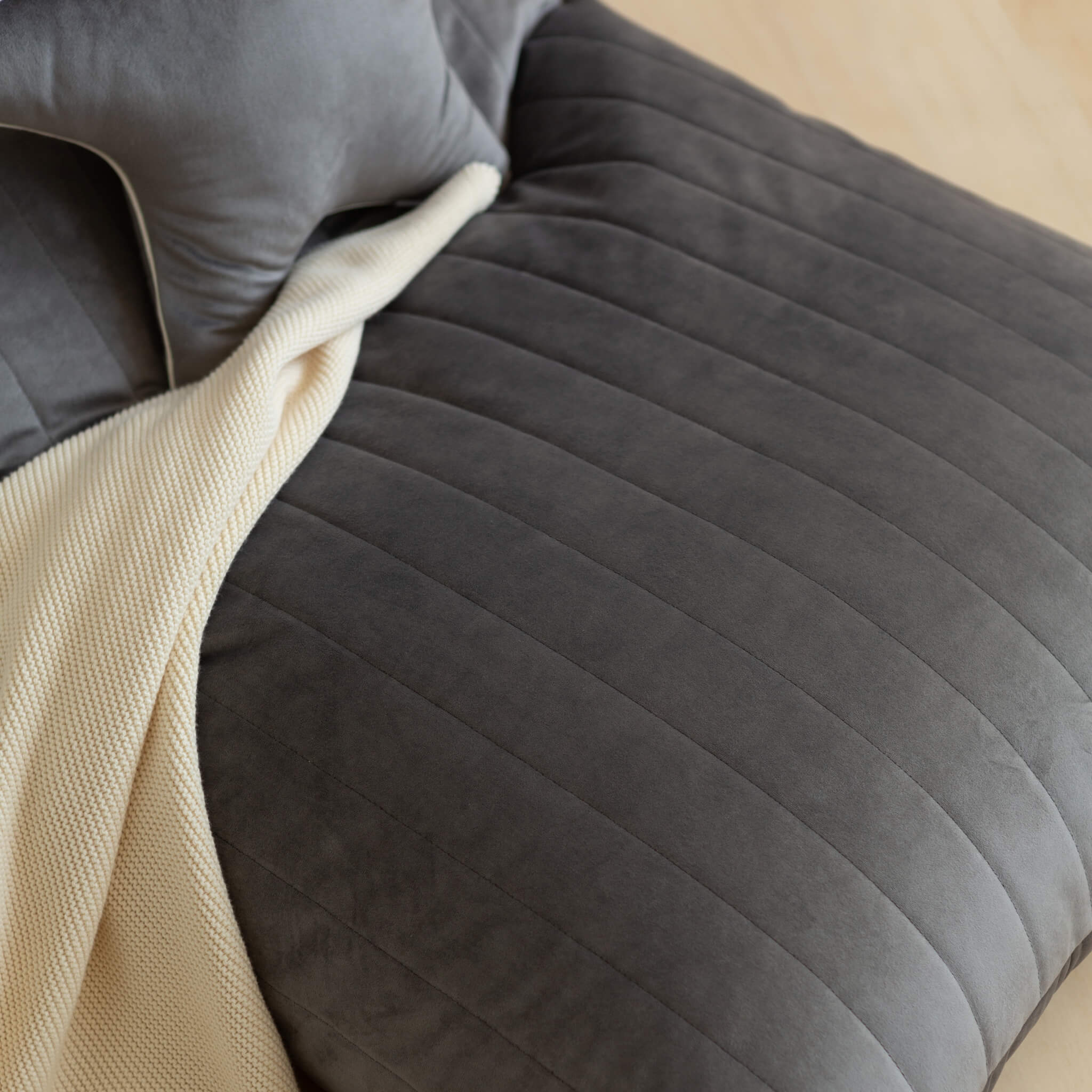 Nobodinoz Essaouira Velvet Bean Bag in Slate Grey Details