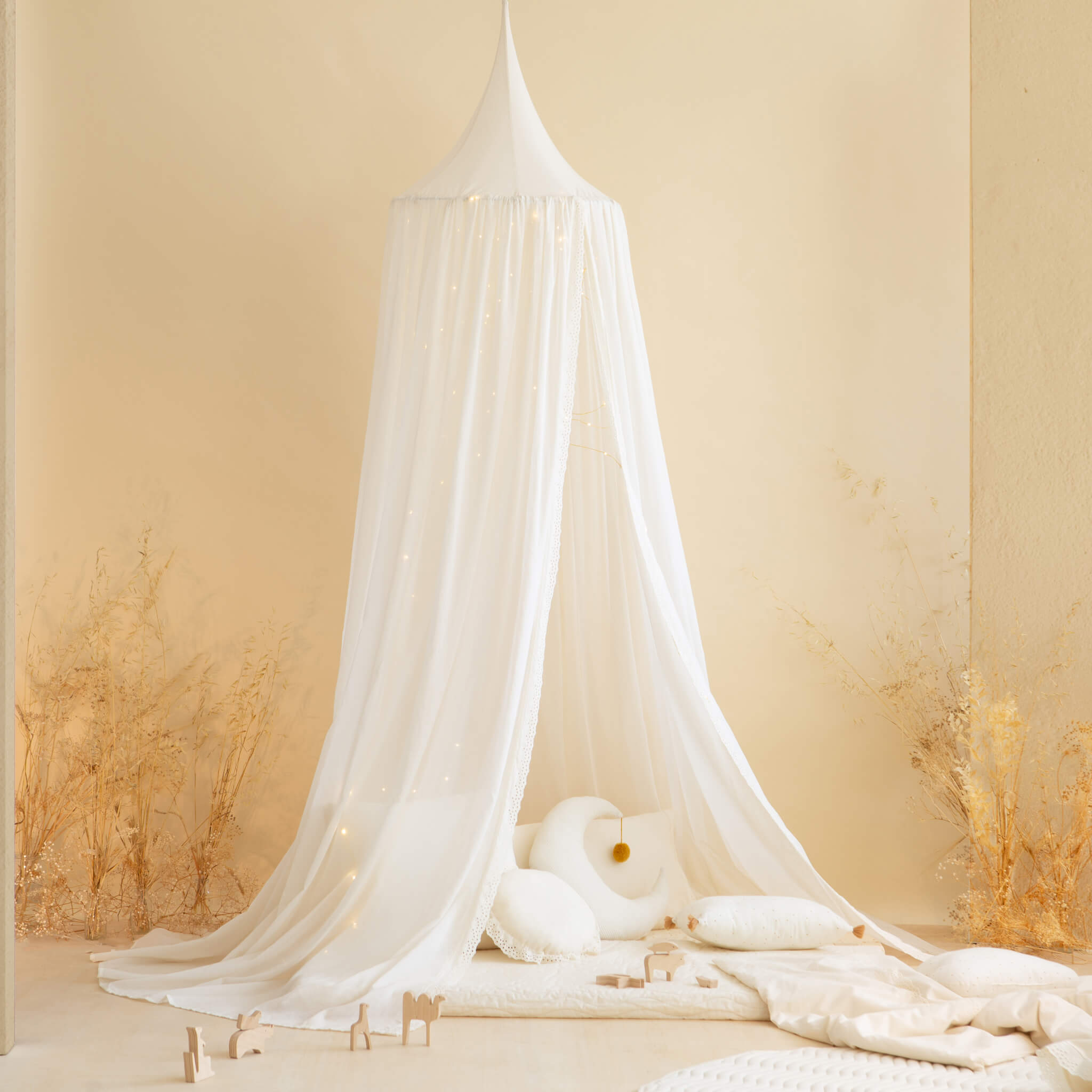 Nobodinoz Vera Bed Canopy White Lace in Room