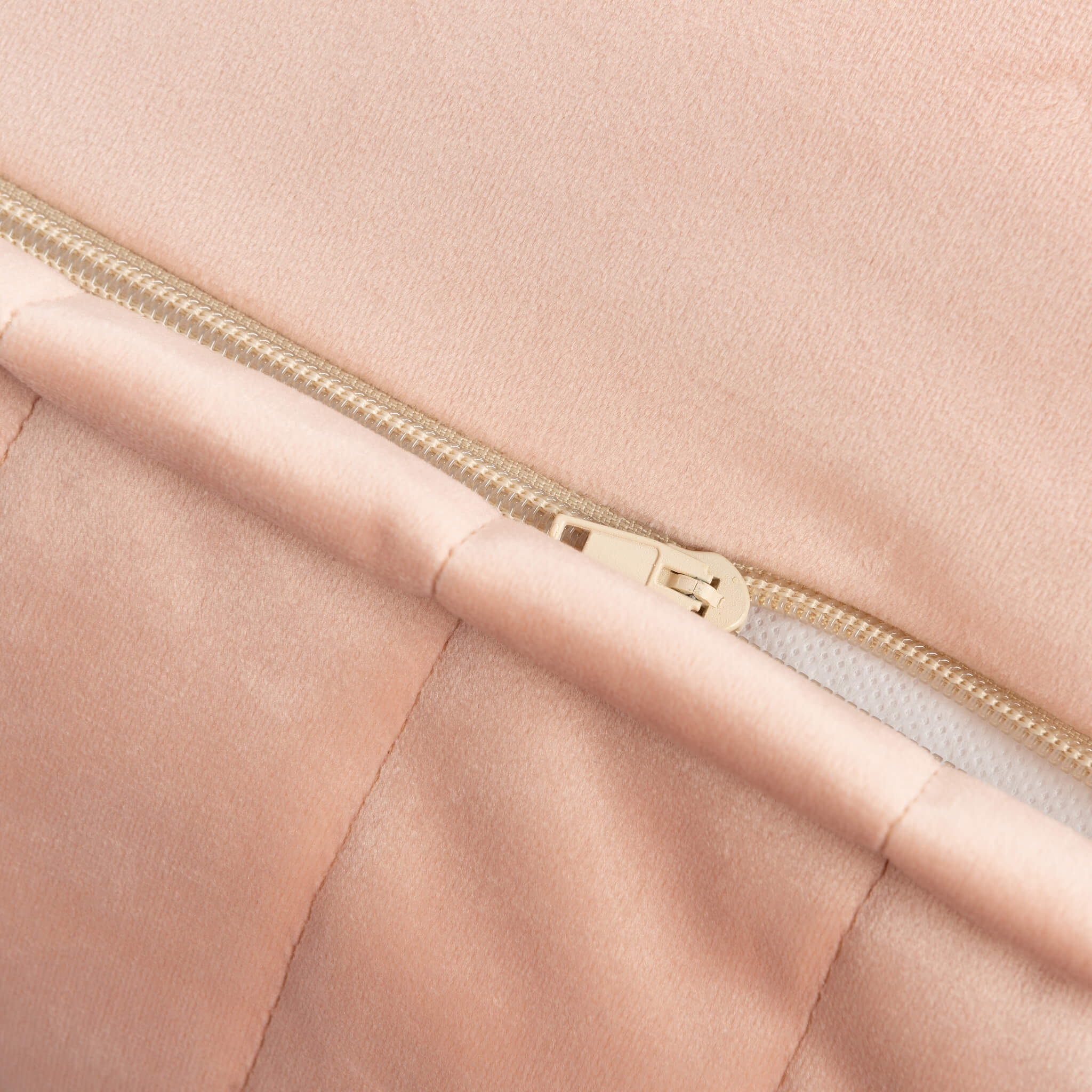 Nobodinoz Chelsea Velvet Bean Bag in Bloom Pink Details