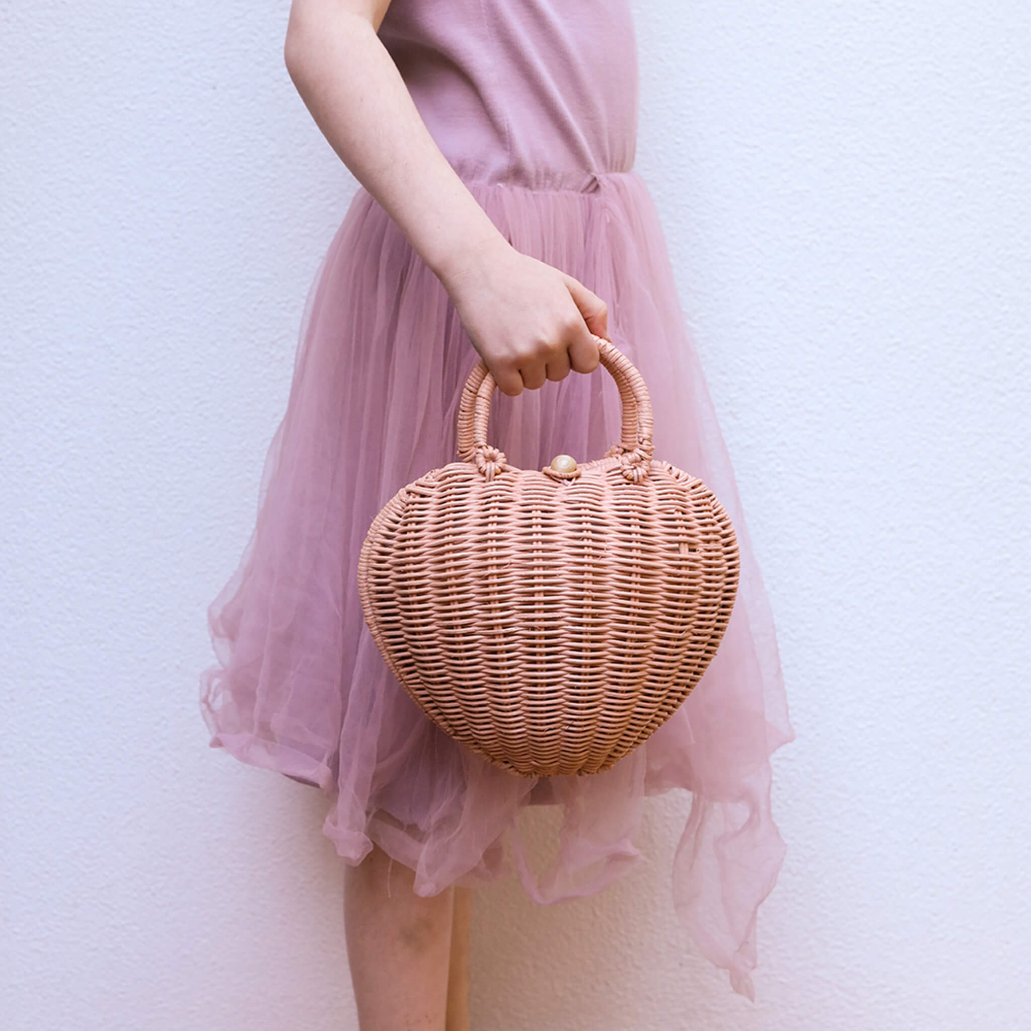 Olli Ella Rattan Luvya Heart Handbag in Rose Pink