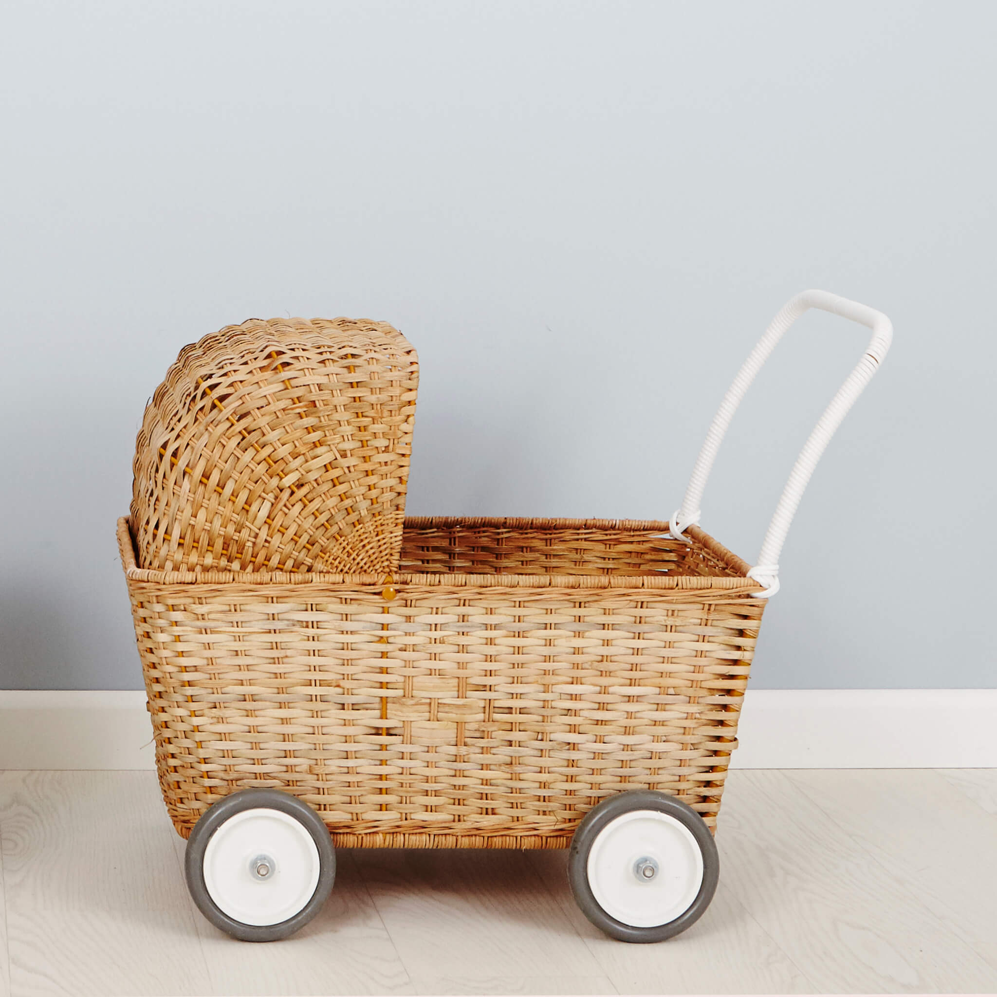 Olli Ella Strolley Toy Pram in Natural