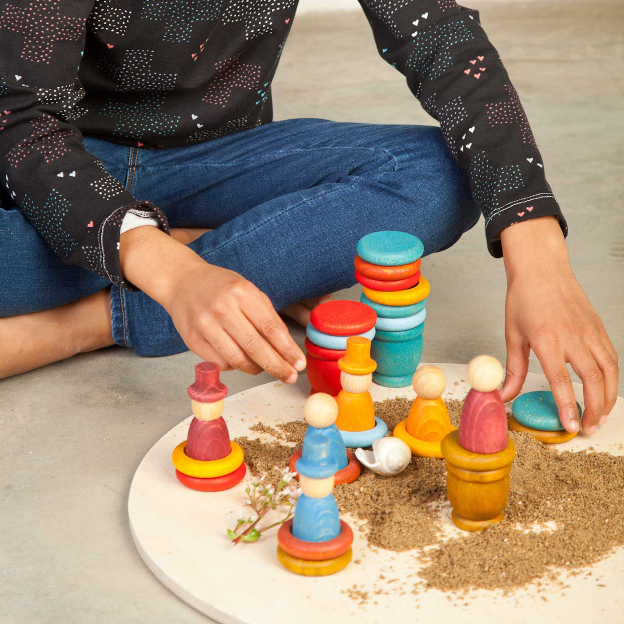 Child Playing With Grapat Aguamarina Nins Summer Wooden Play Set