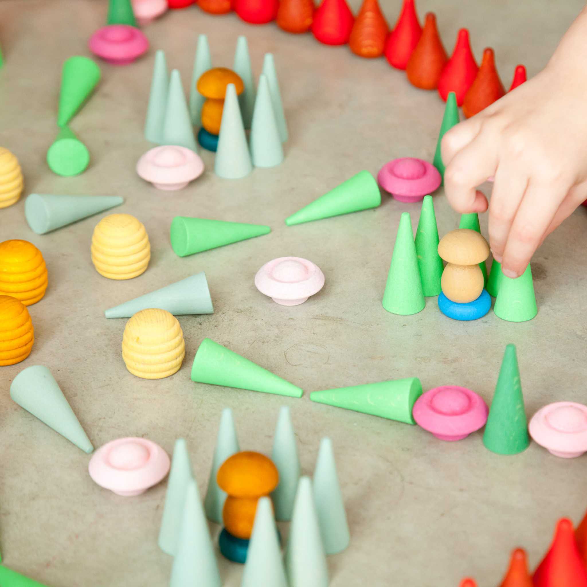 Child Playing With Grapat Mandala Cone Green- 36 Loose Pieces