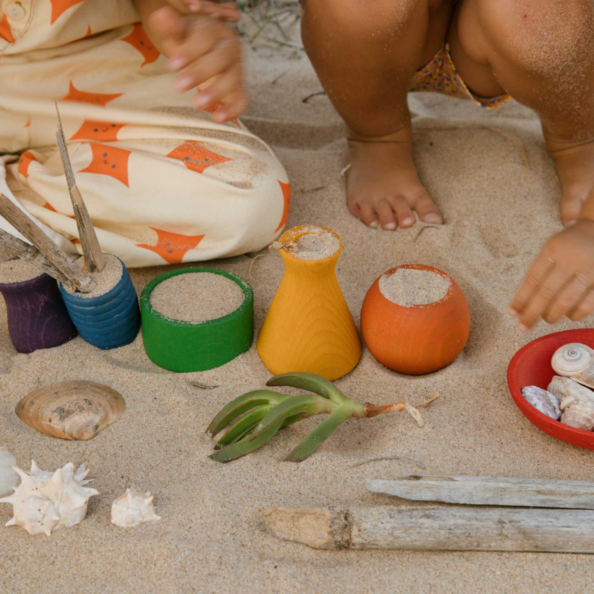 Grapat Pots - On Beach With Children and Treasures