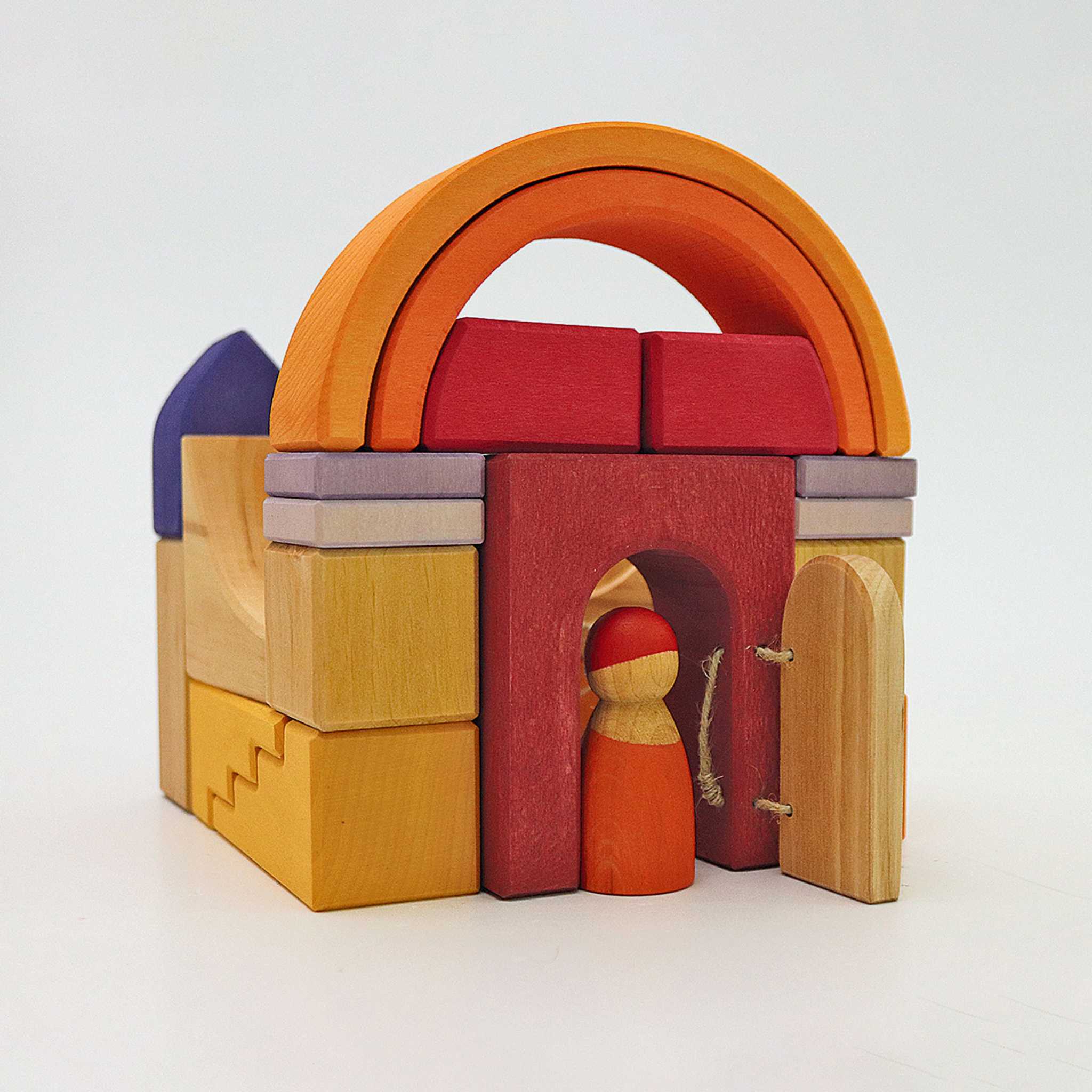 Grimm's Building World - Dessert Sands - Building With Person