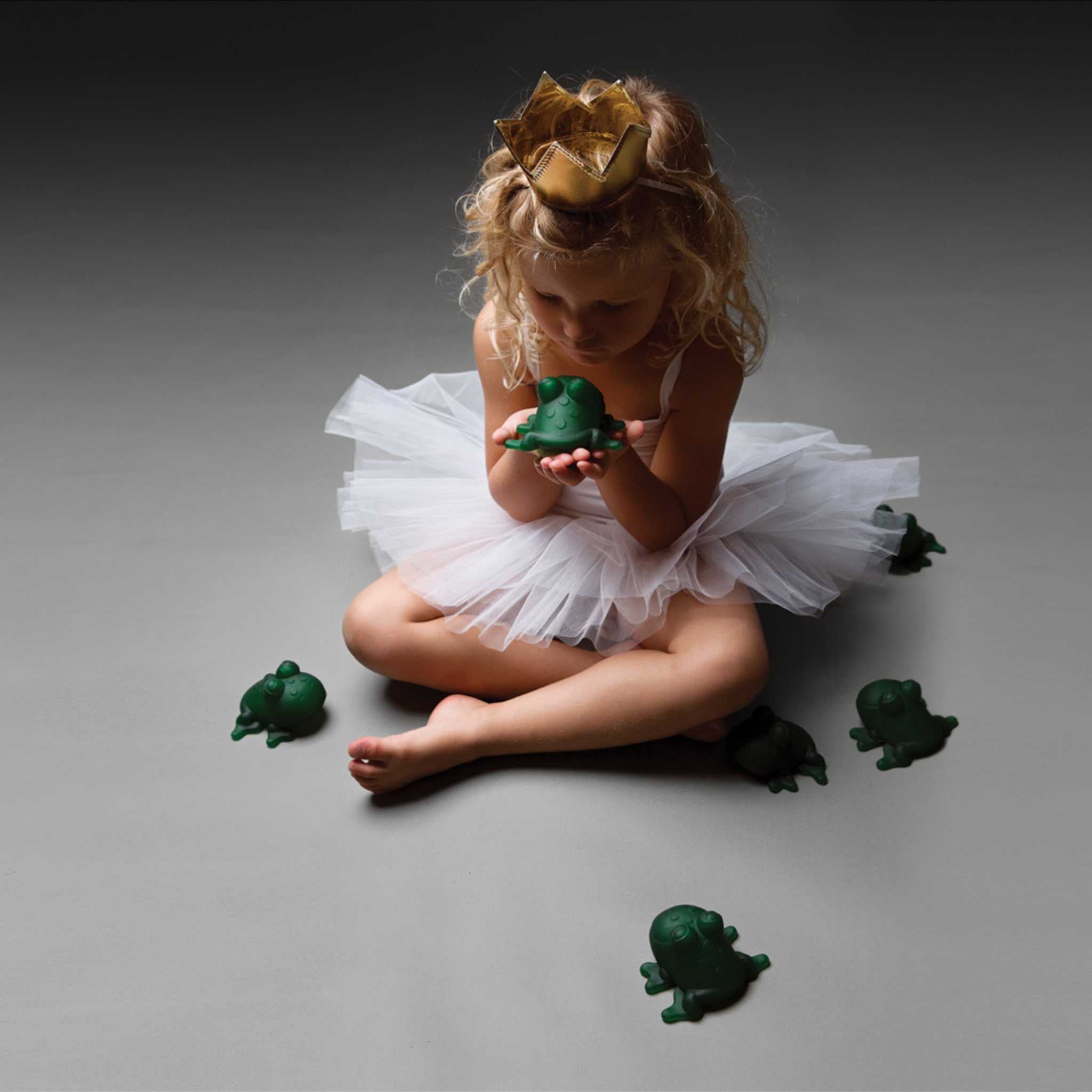 Little Princess Girl Surrounded By Hevea Fred The Frog