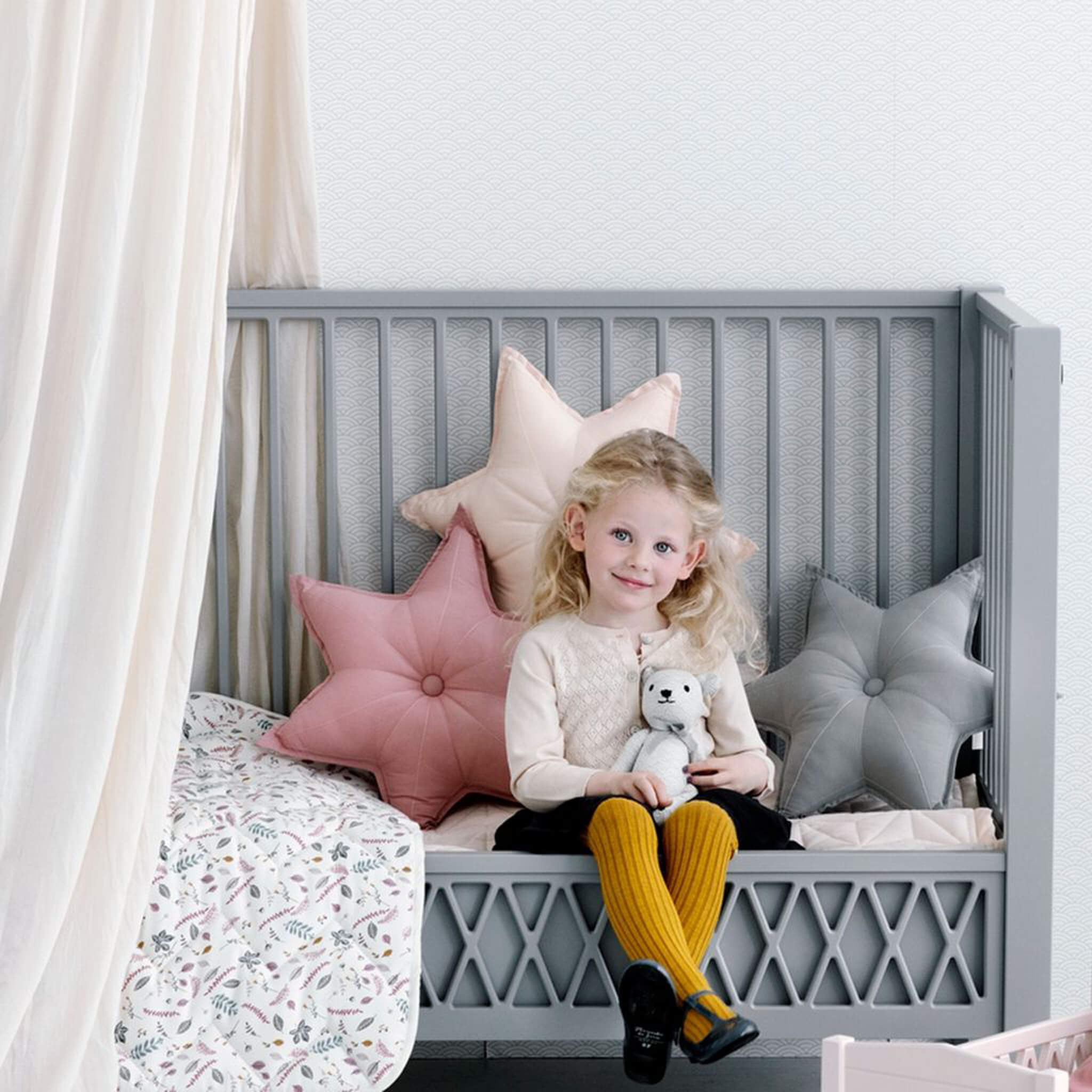 Harlequin Baby Bed - Grey
