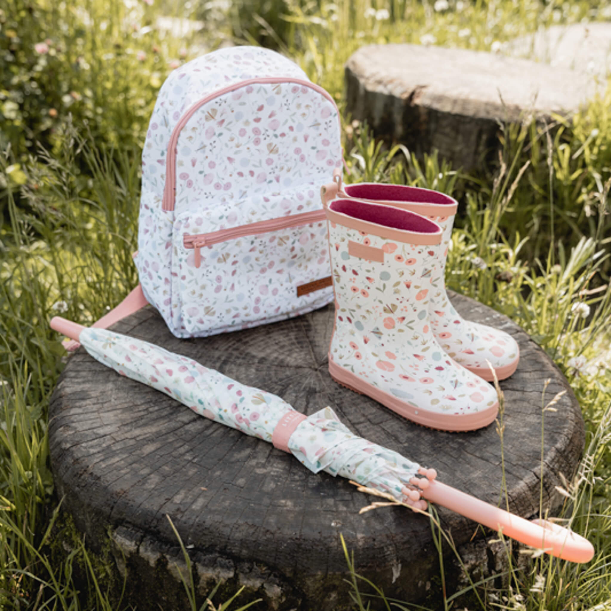 Little Dutch Umbrella Flowers & Butterflies