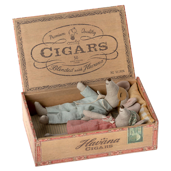 Maileg Mum & Dad Mice in Cigar Box