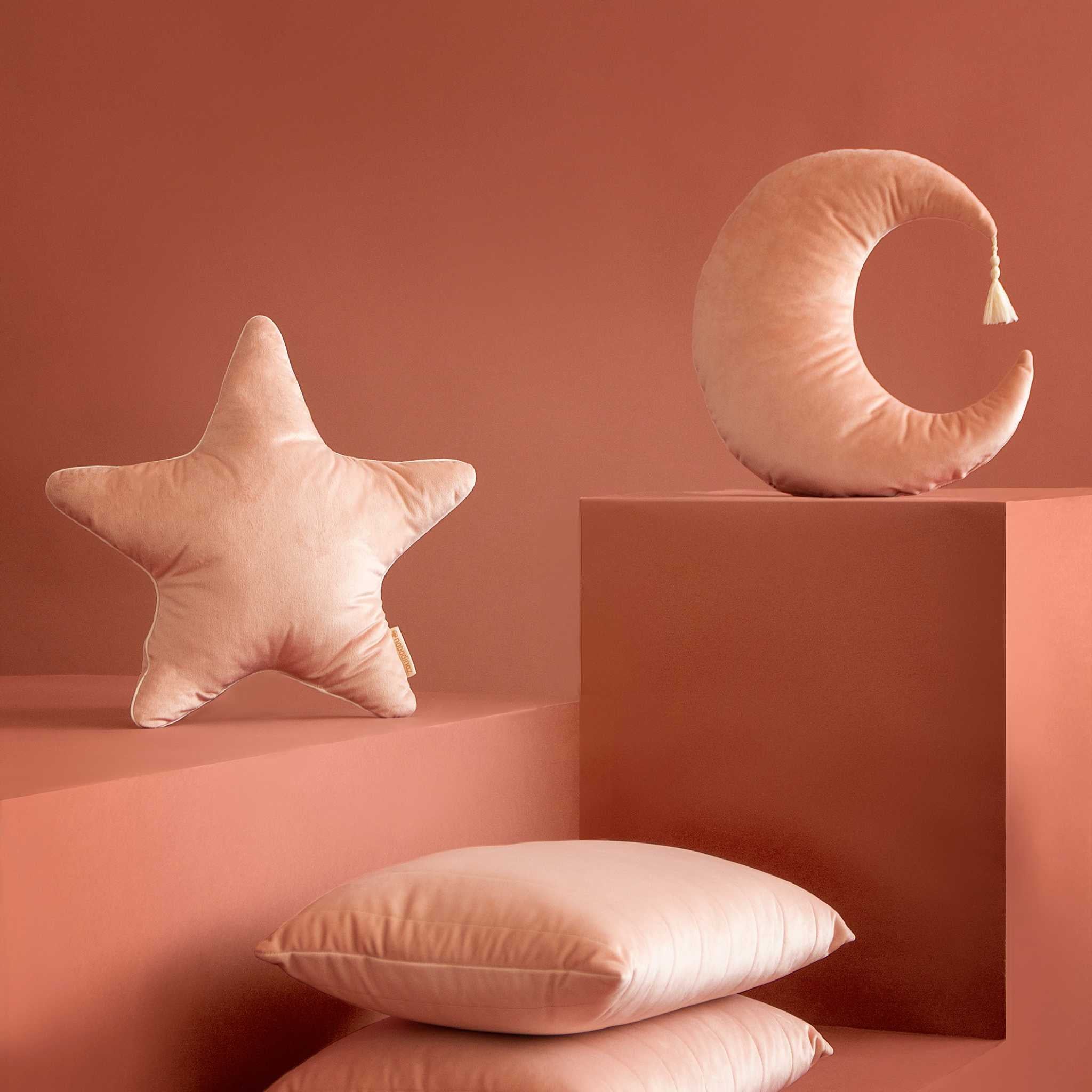 Nobodinoz Velvet Star Cushion in Bloom Pink