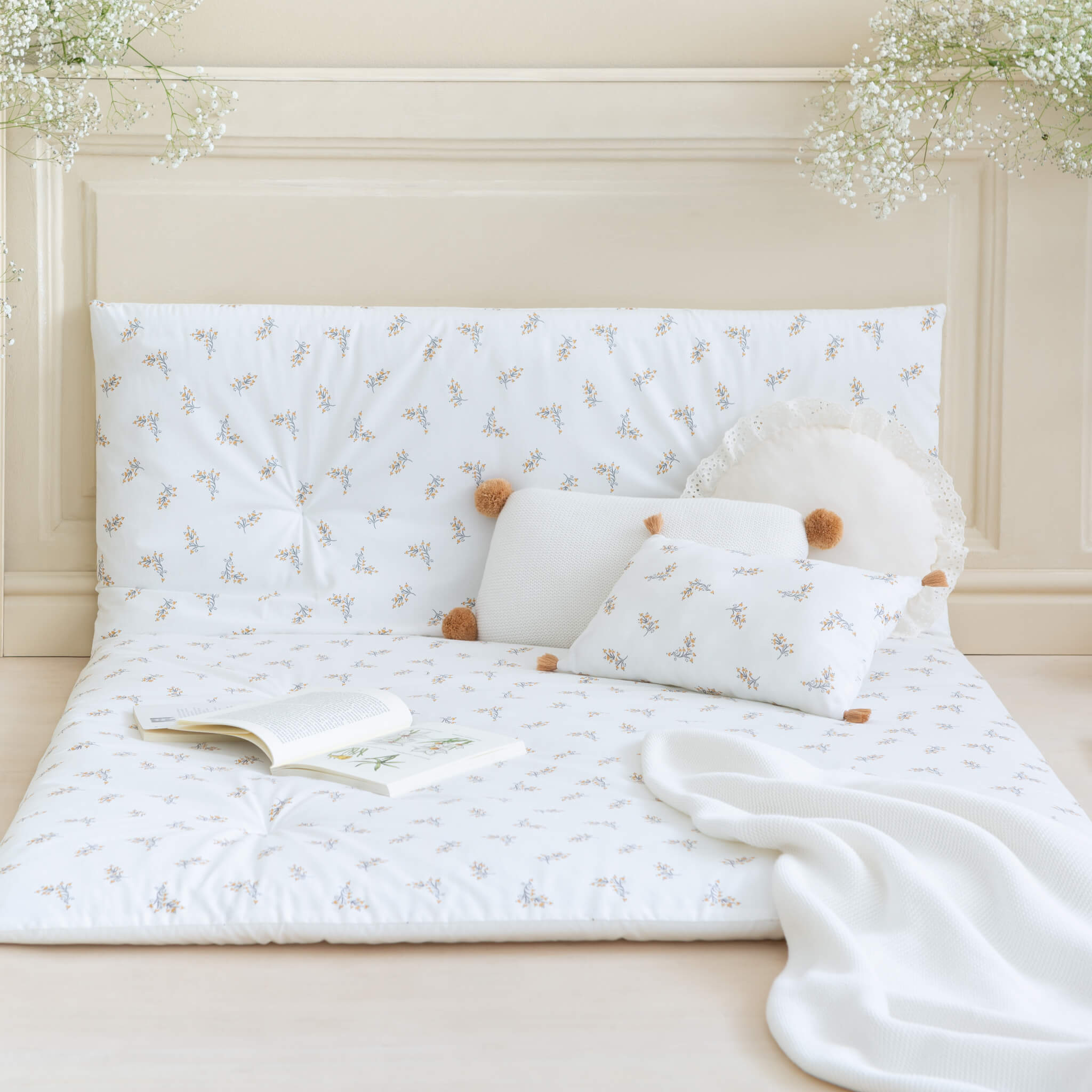 Nobodinoz Eden Futon in Flore Print with Cushions