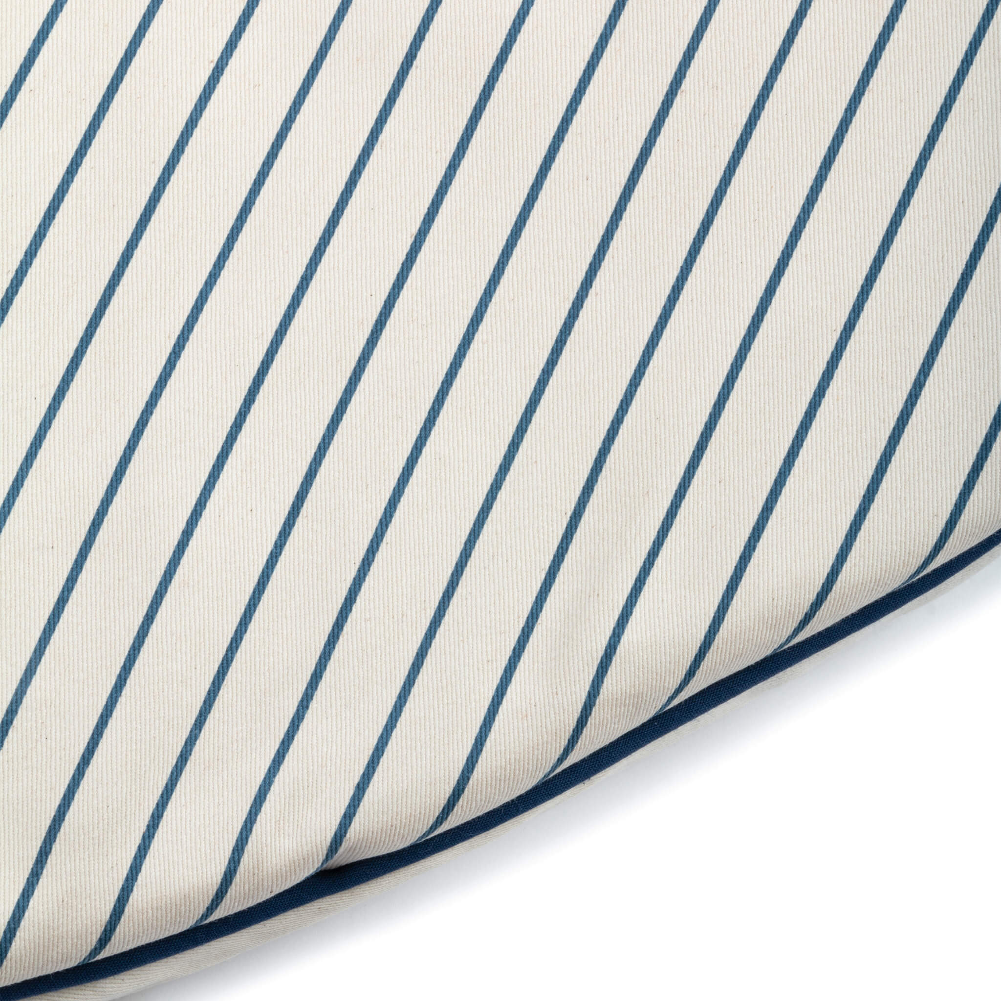 Nobodinoz Fluffy Round Playmat in Blue Stripes Details 