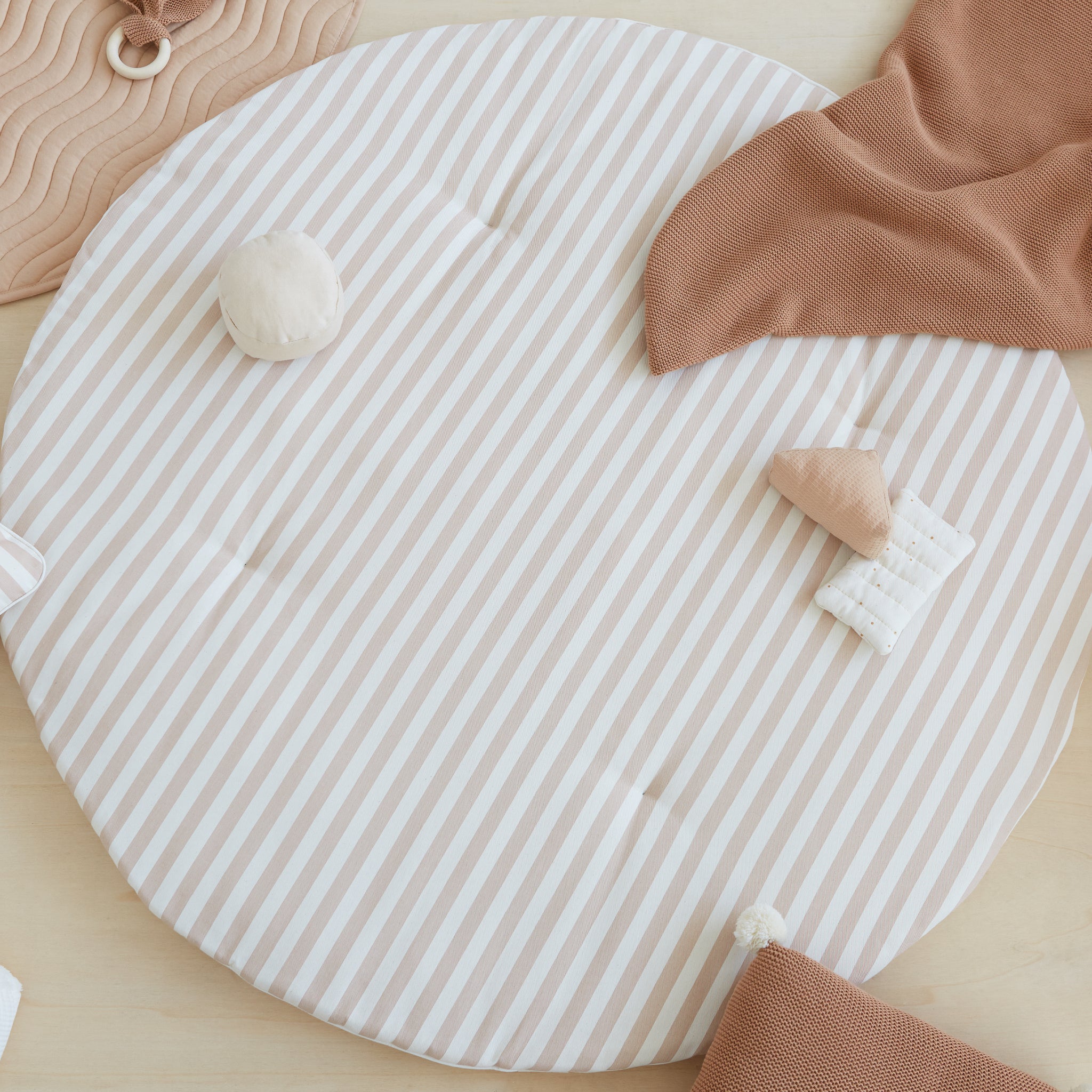 Nobodinoz Fluffy Round Playmat in Taupe Stripes with Toys 