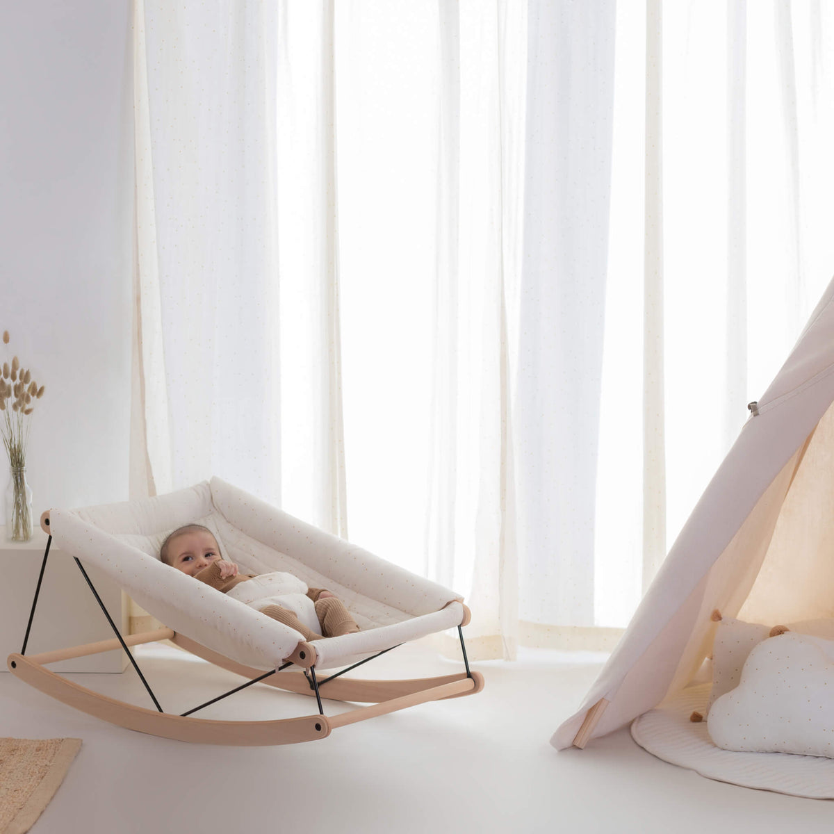 Nobodinoz Growing Green Baby Bouncer in Honey Sweet Dots Oskoe