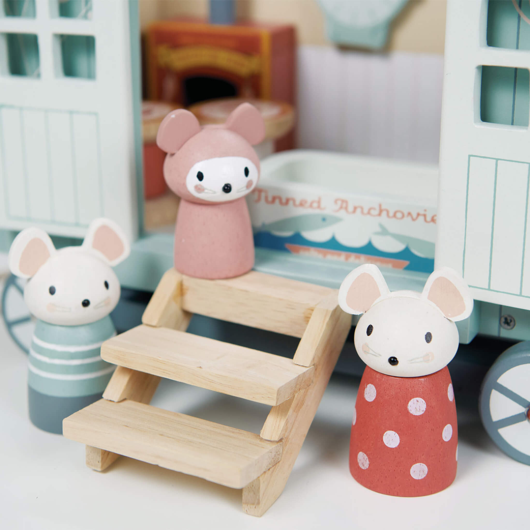 Tender Leaf Toys Secret Meadow Shepherds Hut