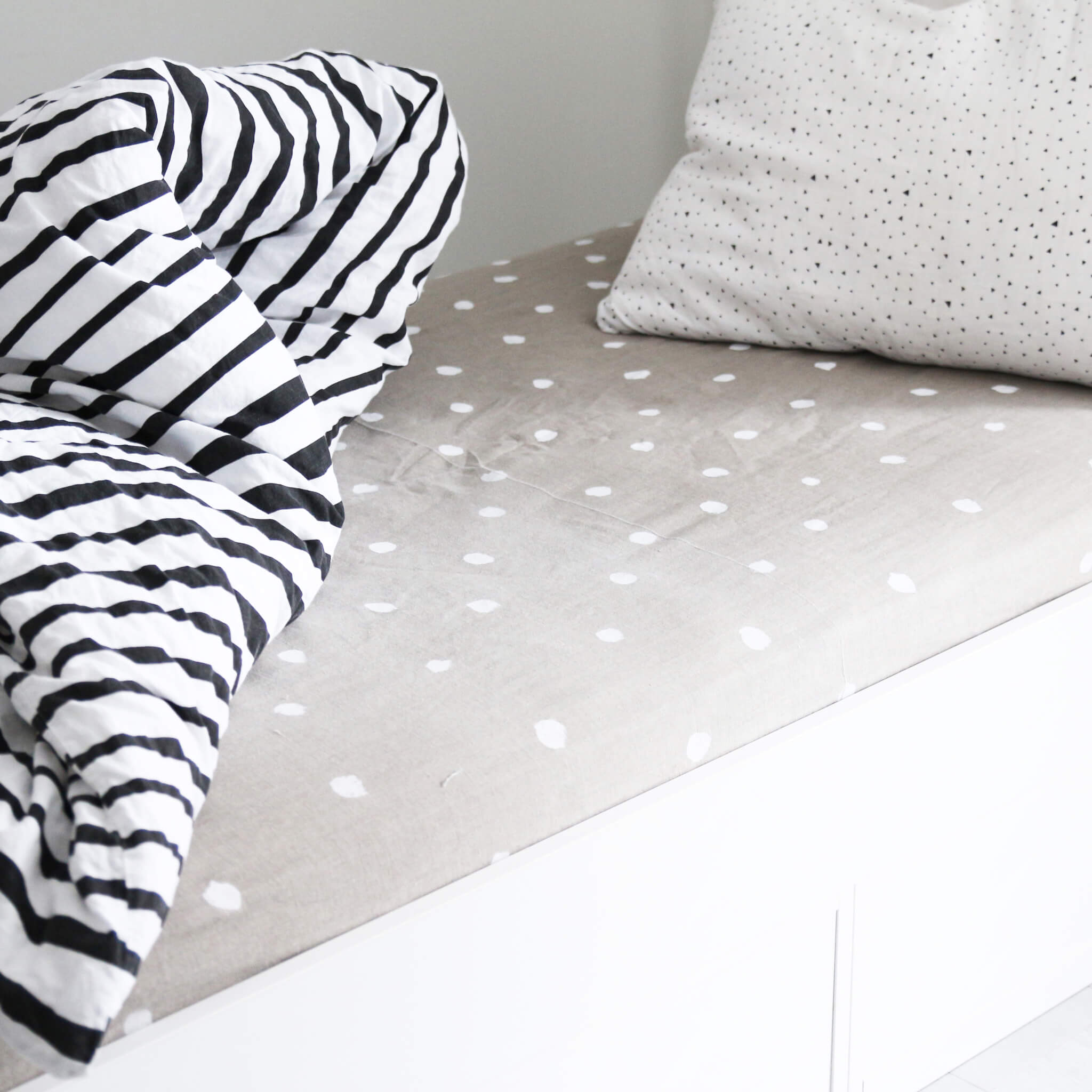 Cot Sheet - Buttons